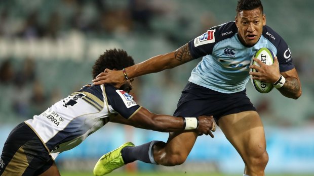 Stuck in the middle: Israel Folau of the Waratahs