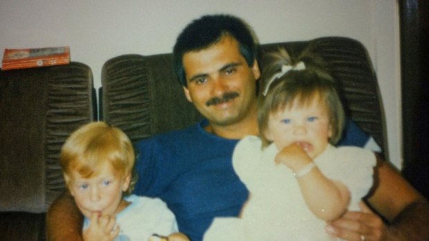 Gary Nunn's dad and his children before alcohol addiction took over his life.