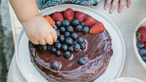 A simple cake made without eggs and butter.