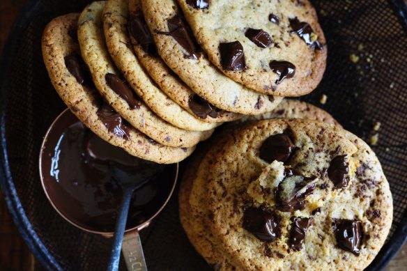 Dan Lepard's thin and crispy choc-chip bikkies.