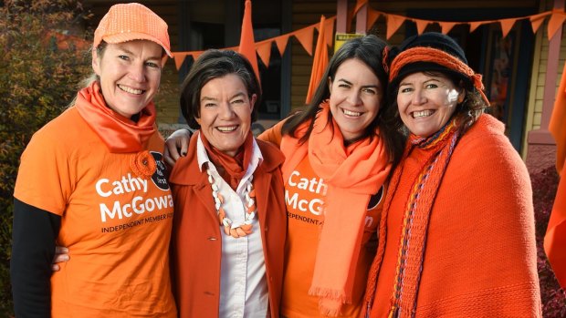 Cathy McGowan (far left) campaigns at the last federal election with volunteers and her sister Ruth (far right).