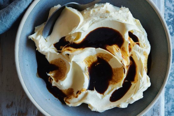 Espresso mascarpone: a bit like tiramisu, without the biscuits.