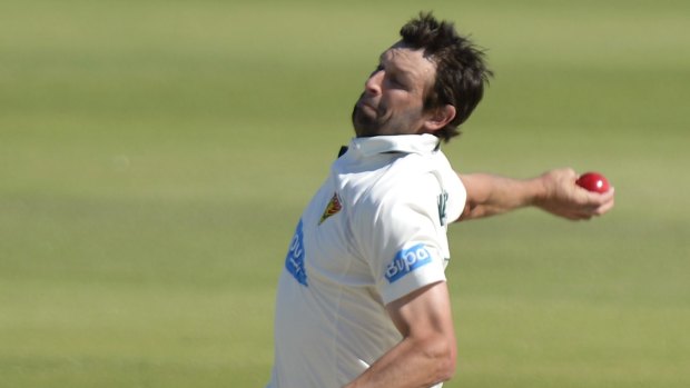 Ben Hilfenhaus in action for the Tigers in the Shieffield Shield.