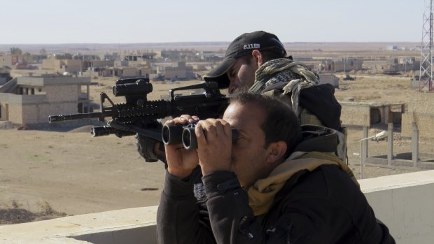 Iraqi anti-terrorism forces preparing to mount a military operation to regain control of the western suburbs of Ramadi last month. 