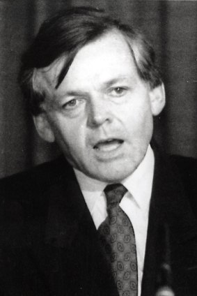 Former federal treasurer John Dawkins at the National Press Club in 1993.