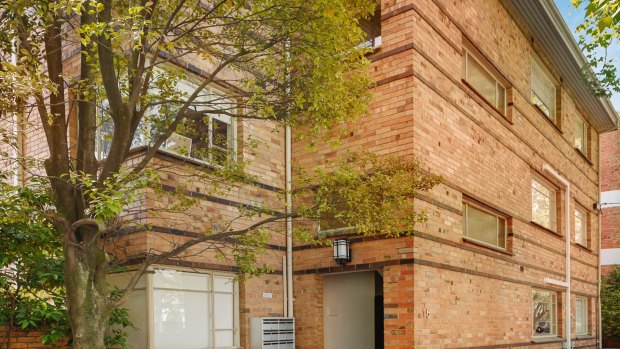 A block of flats sold at 9-15 Adams Street, South Yarra. 