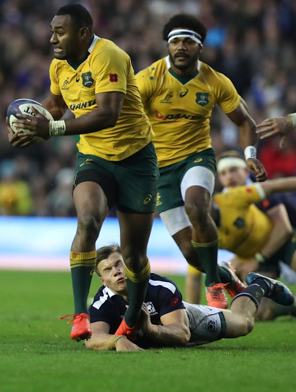 Tevita Kuridrani breaks away to score a try.