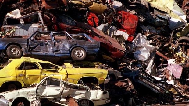 The Andrews Government has introduced new laws banning businesses from taking cash payments for scrap metal.