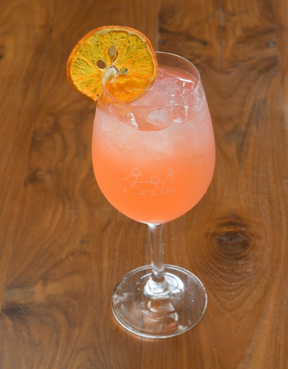 An alcohol-free 'Noperol' spritz.