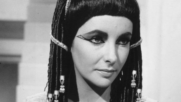 1963: American actor Elizabeth Taylor in her role as Cleopatra.