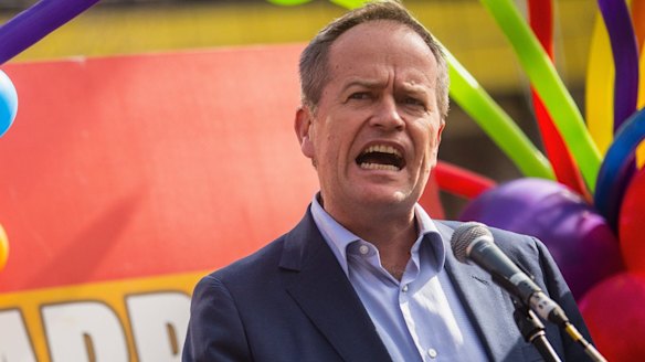 Business leaders, and former PM Bob Hawke, are heaping pressure on Bill Shorten to support the deal's passage.