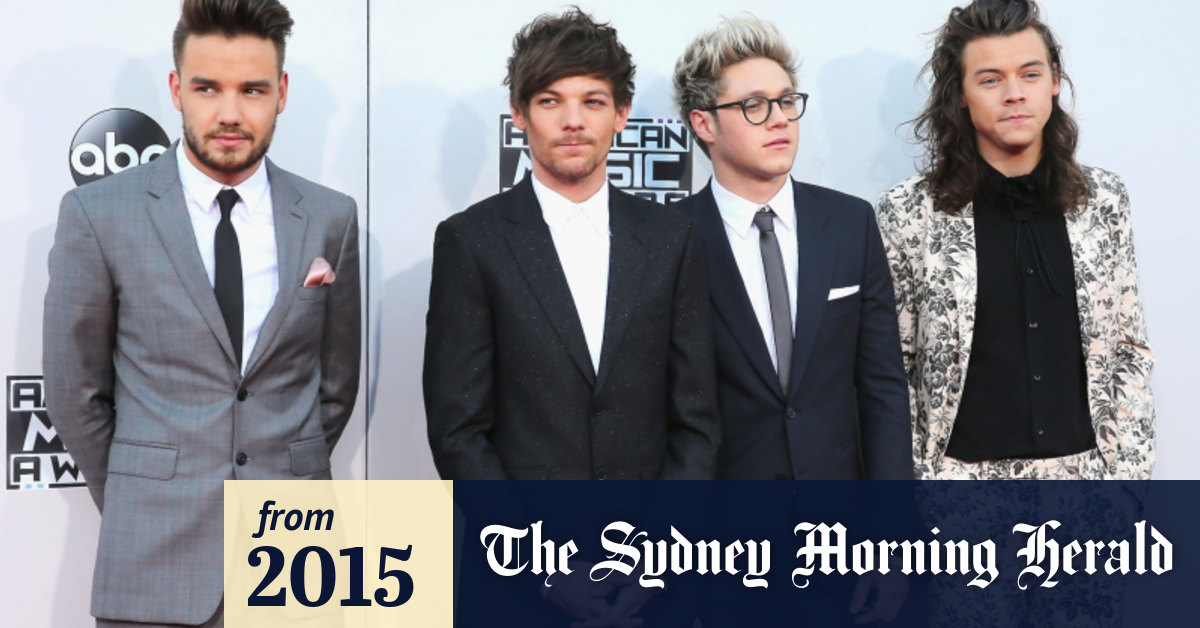 Harry Styles Unusual Choice Of Suit At Amas