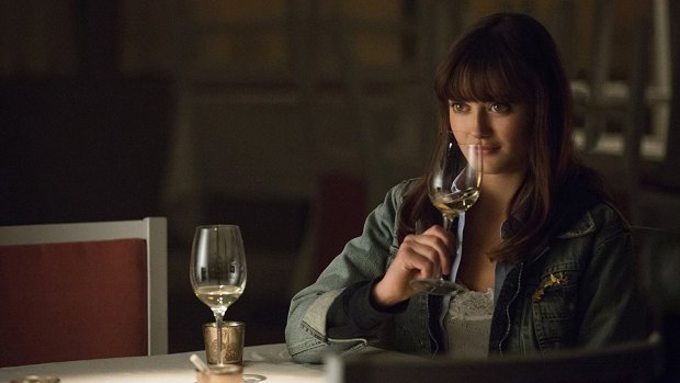 English actor Ella Purnell plays Tess <i>Sweetbitter</i>.