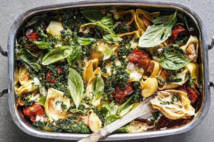 Spicy shells with ricotta and kale.