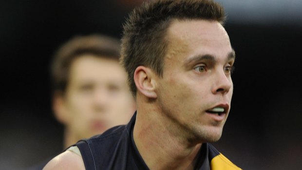 Former Richmond player Jake King appears set to fight charges he made threats to kill.