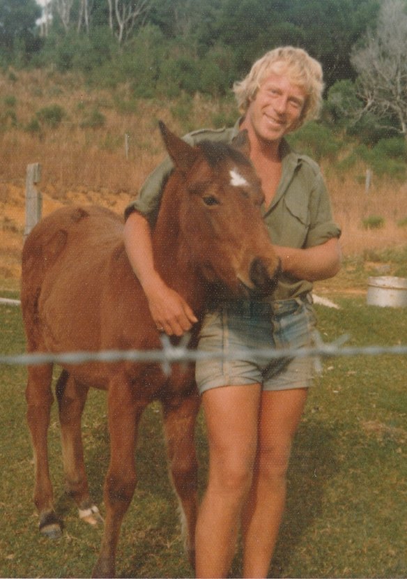 Thompson with Bunkie’s horse, Bobo, in 1977. 