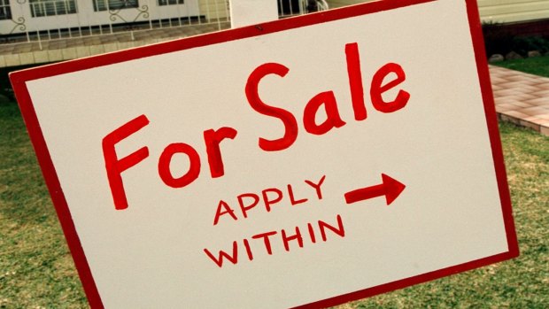 Melbourne estate agents will have to quote a price range under new rules aimed at preventing underquoting.