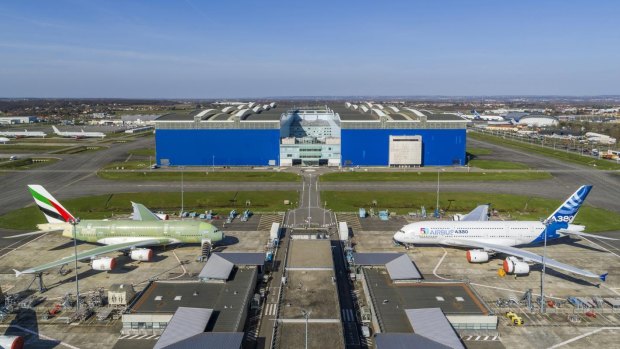 The last A380 (left) face to face with the first in Toulouse. The first A380 built was retained by Airbus as a test aircraft.