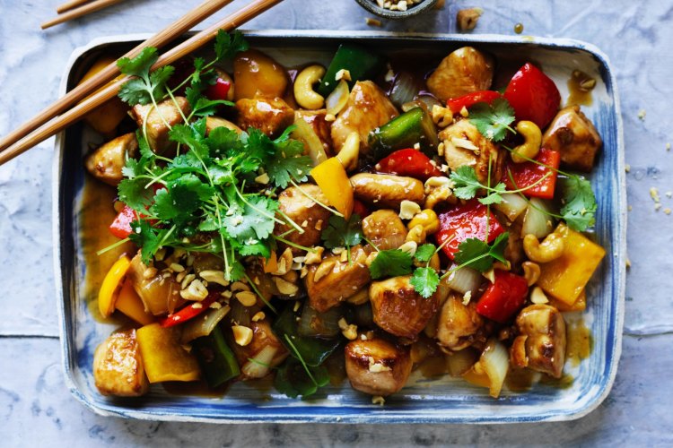 Chicken with cashew nuts.