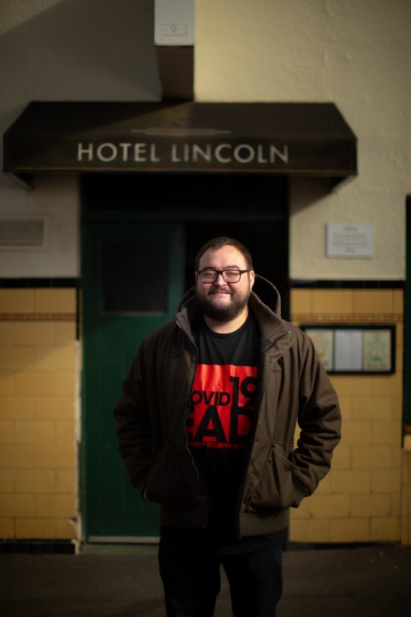 Hotel Lincoln publican Iain Ling doesn't believe he could make a grand final service work with a week's notice.