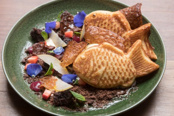 A pair of taiyaki (fish-shaped pancakes).