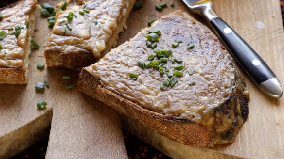 Welsh rarebit for rainy Sunday nights.