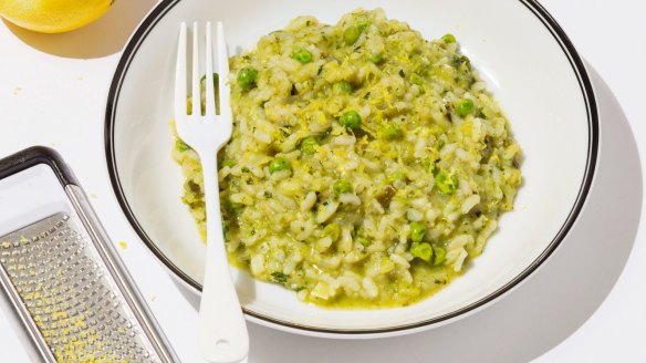 Step up your vego risotto game with this broccoli, lemon and mint version. 
