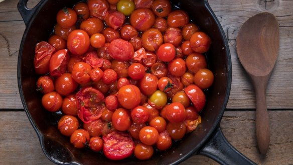 Sauce for lazy tomato spaghetti.