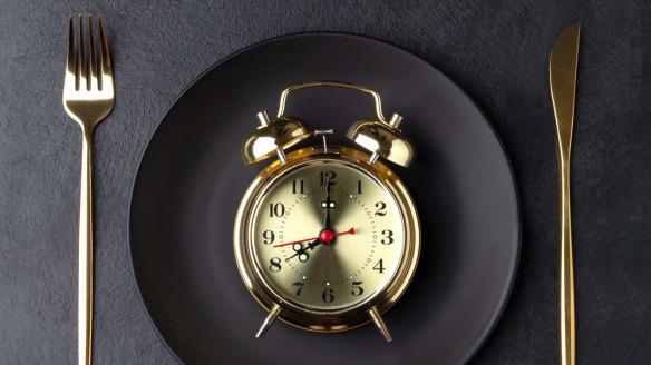 Ideally you should aim to eat dinner at least two to three hours before going to bed.