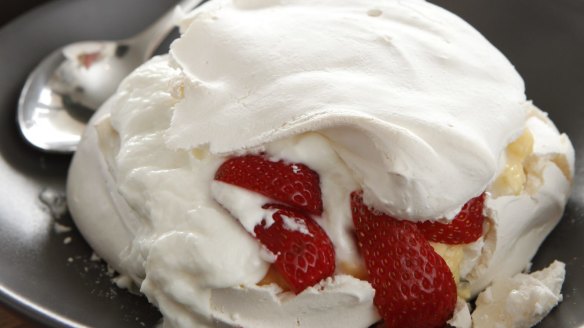 Rob Kabboord's foolproof pavlova recipe is a Good Food reader favourite <a href="http://www.goodfood.com.au/recipes/how-to/how-to-make-the-perfect-pavlova-20130121-2d3g7"><b>(Step-by-step guide here).</b></a>