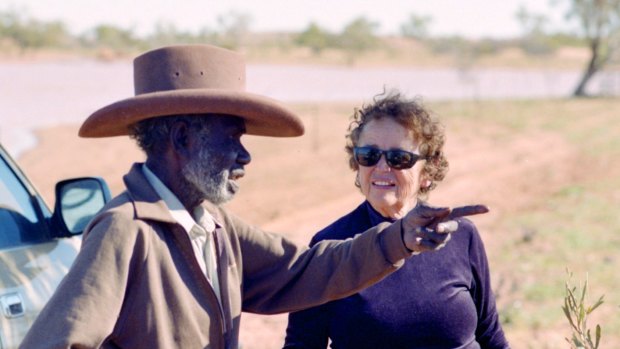 Arrernte man Bingee Lowe and Luise Hercus on the edge of the Simpson Desert in 1997.