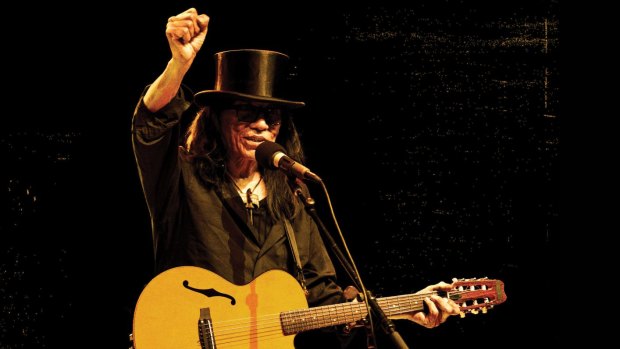 Sixto Rodriguez says performing is "as physically draining as doing a football season or something. So I have a good time with it". 