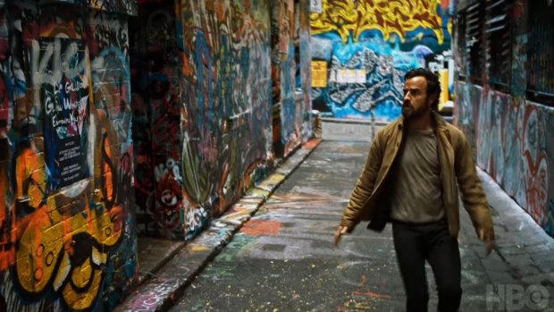 Justin Theroux wanders through Hosier Lane, Melbourne, in The Leftovers.
