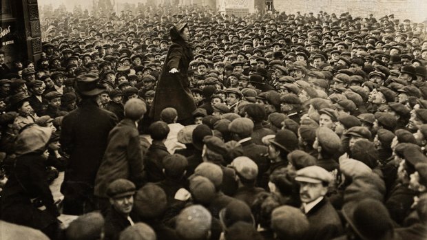 Feminist Katherine Douglas Smith addresses a rally of men during the dinner hour in London.