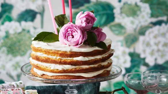 A mascarpone layer cake with citrus.