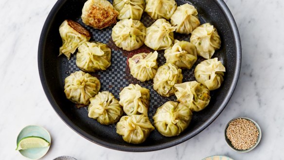 Crispy-bottomed steamed dumplings.