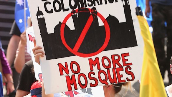 Anti-mosque protestors in Bendigo on October 10, 2015.
