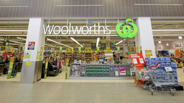 Shoppers will earn discount dollars through the new look Woolworths loyalty scheme