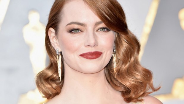 Emma Stone was very generous in her reply to the teenager who invited her to his school prom. 