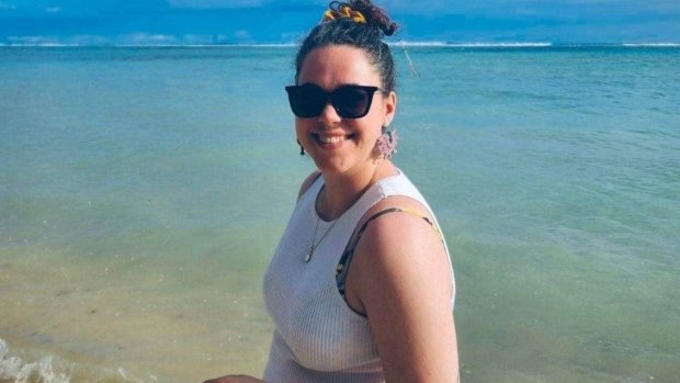 Georgina Aitken said she spent much of her time in Rarotonga trying to track down her bag and worrying about it.