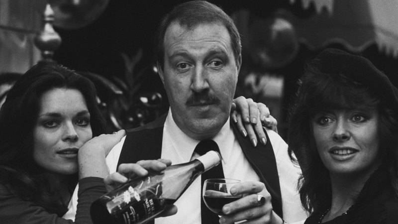Gorden Kaye Bumbling Cafe Owner Star Of Allo Allo