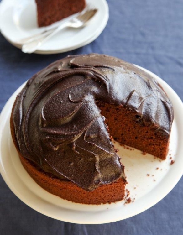 Fast and easy chocolate cake.