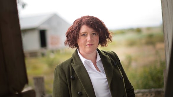 Trained as a newspaper reporter, Harper was aware of readers' short attention spans, 'so I tried to keep them engaged throughout,' she says. 