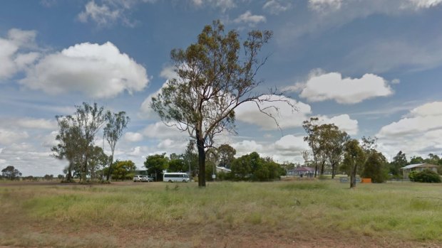 Mackenzie River State School from Dingo Mount Flora Road.