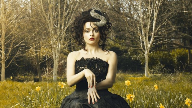 Helena Bonham Carter will star in Alice Through the Looking Glass.