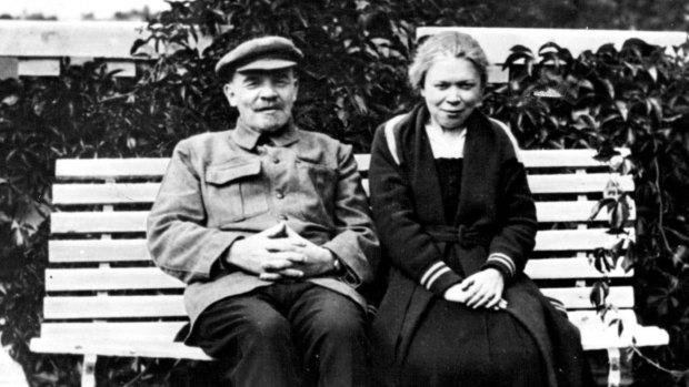 Lenin and his sister Maria Ulyanova in Gorki. August-September, 1922.
