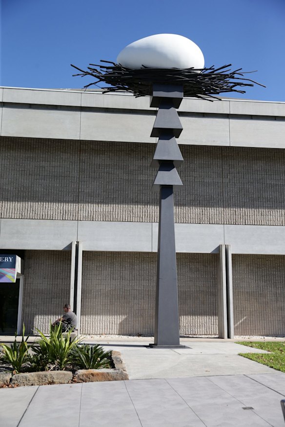 The donation of a Brett Whiteley sculpture to Newcastle Art Gallery triggered controversy during Ron Ramsey's tenure.