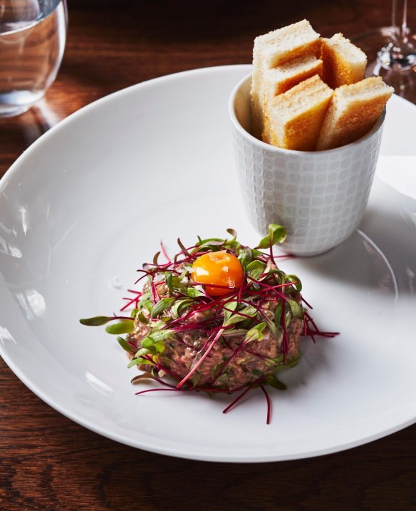 Classic steak tartare meets classics from Pearl.