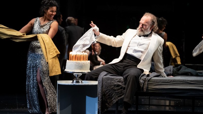 Cat On A Hot Tin Roof Review Weaving Alone Strikes Deep Vein Of Truth