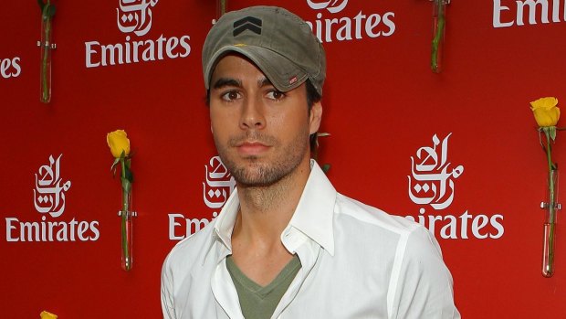 Enrique Iglesias had a casual approach to the Emirates marquee in 2010.